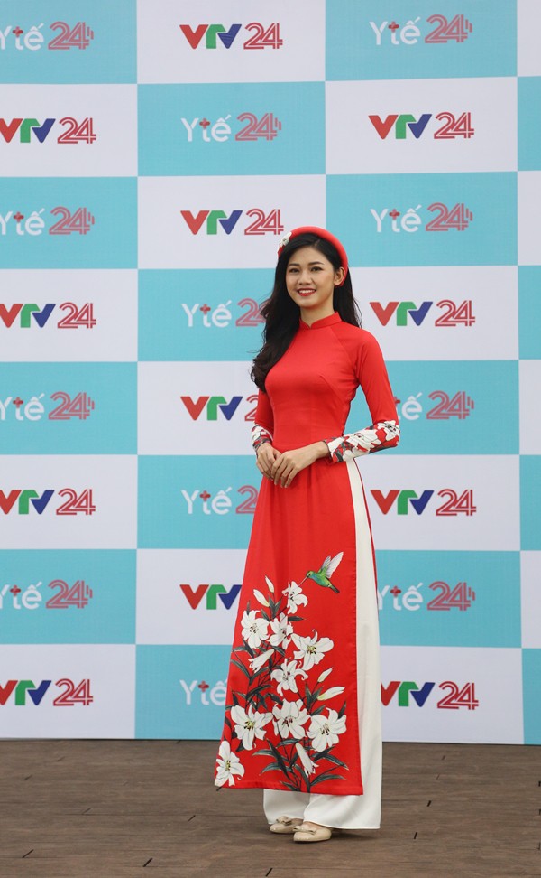 Cận cảnh nhan sắc Á hậu xinh đẹp cao 1m8 đã trở thành BTV của VTV